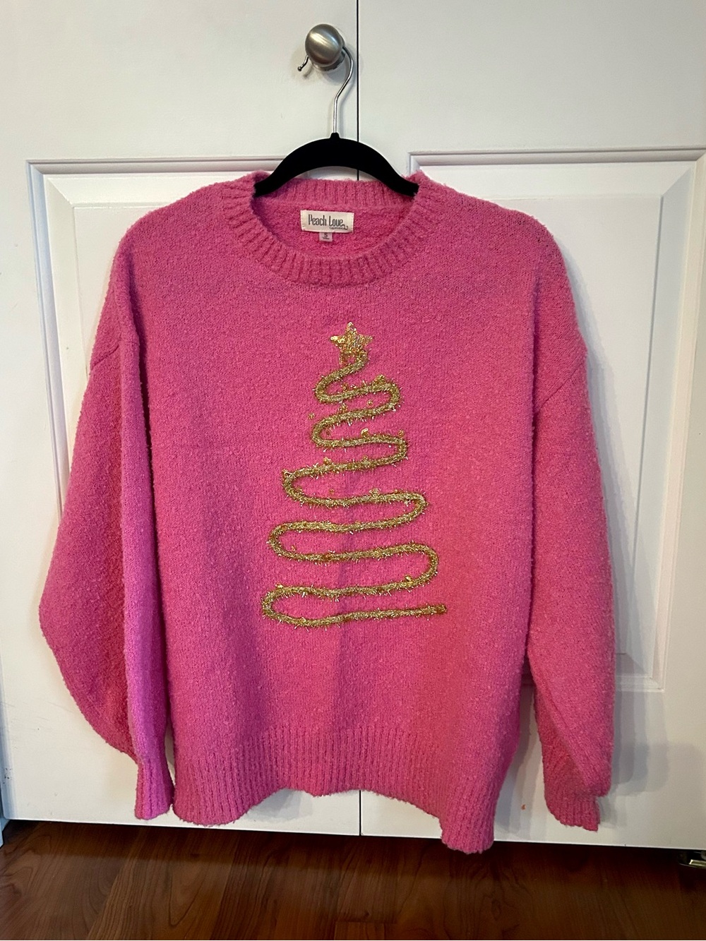 Oversized Pink Crewneck Sweater with Gold Tinsel Tree